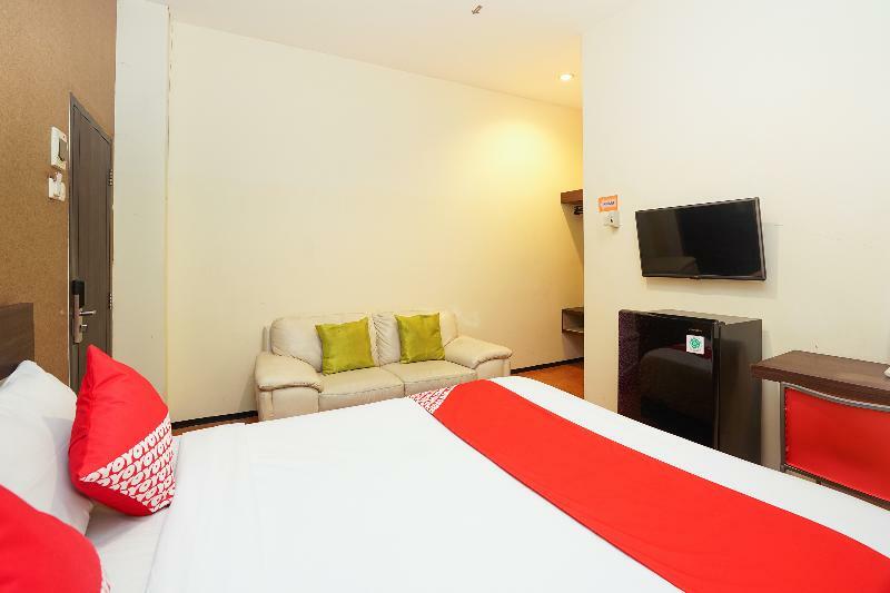Oyo 275 Hotel Kita Surabaya Exterior photo