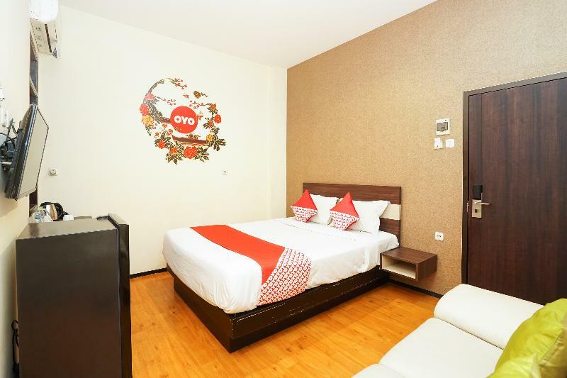 Oyo 275 Hotel Kita Surabaya Exterior photo