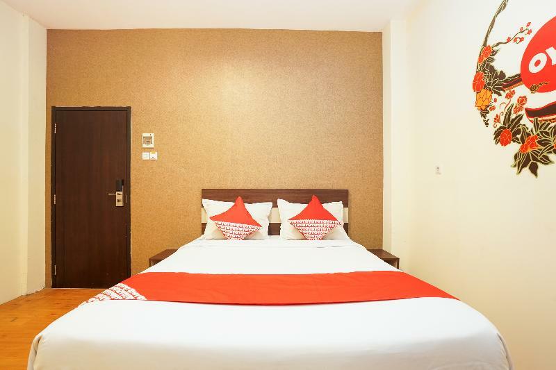 Oyo 275 Hotel Kita Surabaya Exterior photo