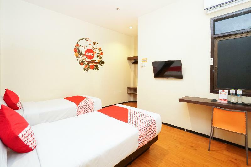 Oyo 275 Hotel Kita Surabaya Exterior photo